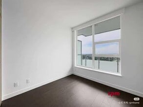 13768-13100 410 in Surrey, BC - Building Photo - Building Photo