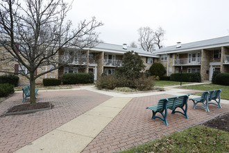 1130 S Washington St in Falls Church, VA - Building Photo - Building Photo