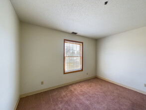 Chesterfield Apartments in Muncie, IN - Building Photo - Building Photo