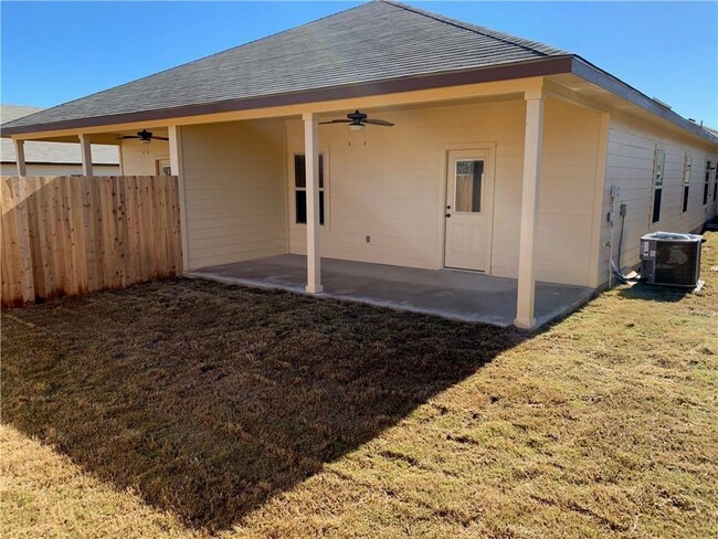 293 Joanne Lp in Buda, TX - Building Photo - Building Photo