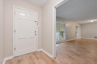 2951 Yorkwood Rd E in Mobile, AL - Foto de edificio - Building Photo