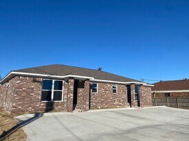 2110 Clark St in Jonesboro, AR - Building Photo