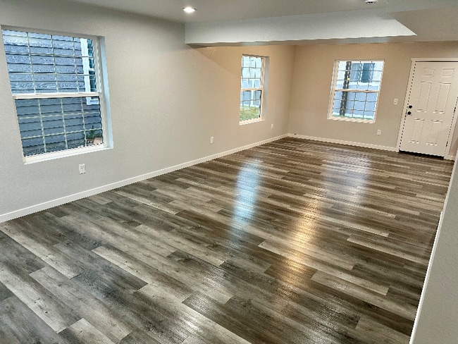 555 Franklin Ct, Unit B