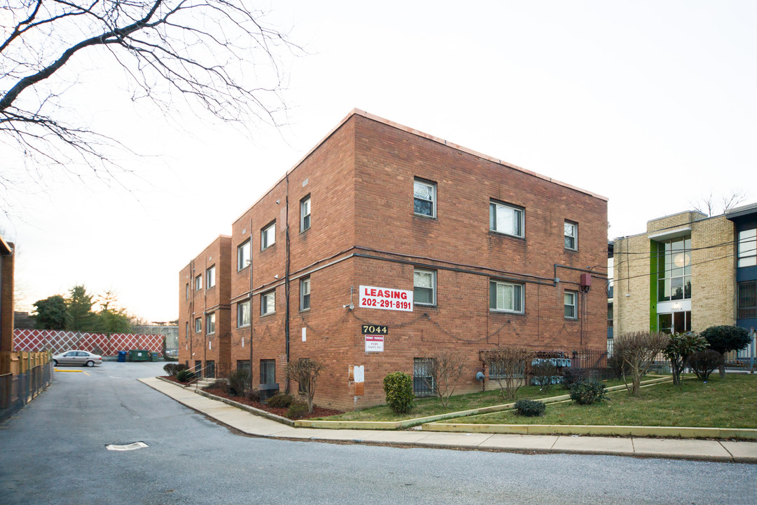 7044 Eastern Ave NW in Washington, DC - Building Photo