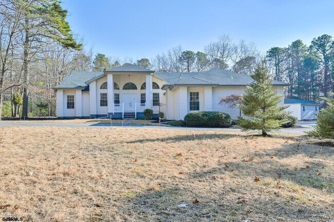 property at 712 2nd Ave