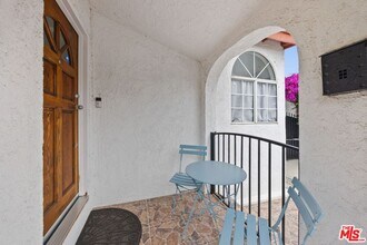 2425 S Corning St in Los Angeles, CA - Building Photo - Building Photo