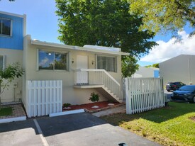 22227 SW 103rd Ct in Cutler Bay, FL - Building Photo