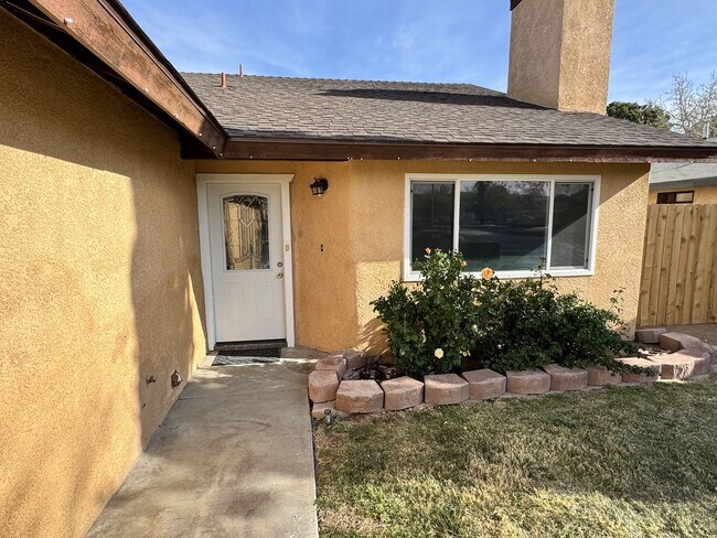 316 E Upjohn Ave in Ridgecrest, CA - Building Photo - Building Photo