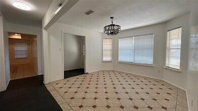 1915 Longmeadow Dr in Arlington, TX - Building Photo - Building Photo