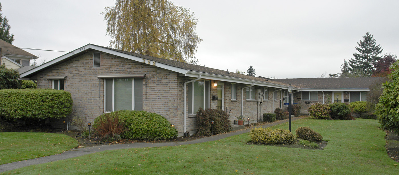 322 7th St SW in Puyallup, WA - Building Photo