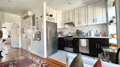 310 Lafayette Ave-Unit -2 in Brooklyn, NY - Building Photo - Building Photo