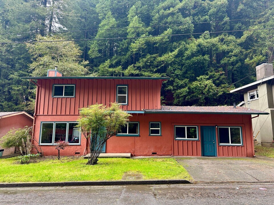 1414 Beverly Dr in Arcata, CA - Building Photo