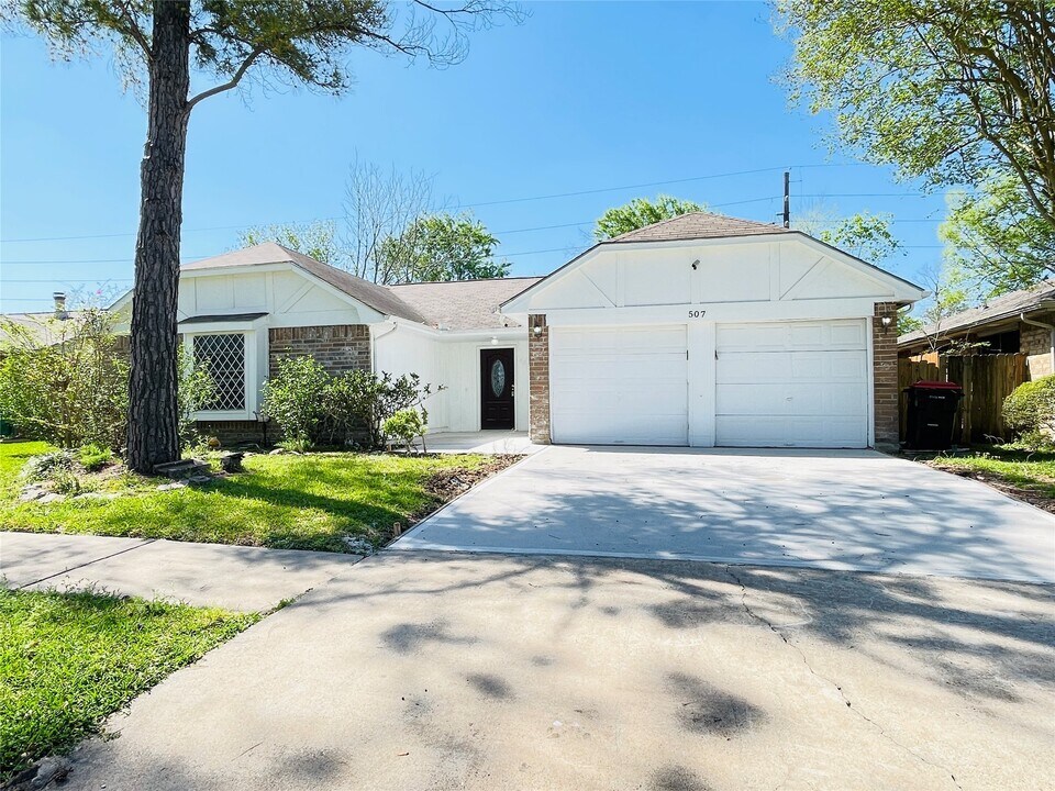 507 Shenandoah Dr in Richmond, TX - Building Photo