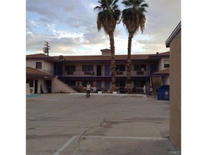 Riverstone Apartments in Needles, CA - Foto de edificio - Building Photo