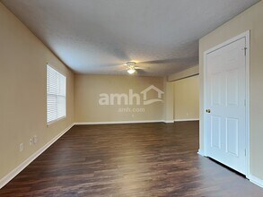 881 Yellowwood Dr in Greenwood, IN - Building Photo - Building Photo