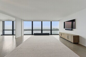910 N Lake Shore Dr in Chicago, IL - Building Photo - Building Photo