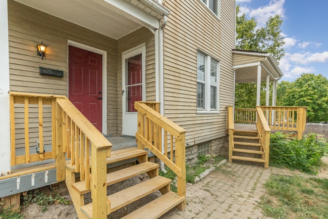 3248 Glenmore Ave in Cincinnati, OH - Building Photo - Building Photo
