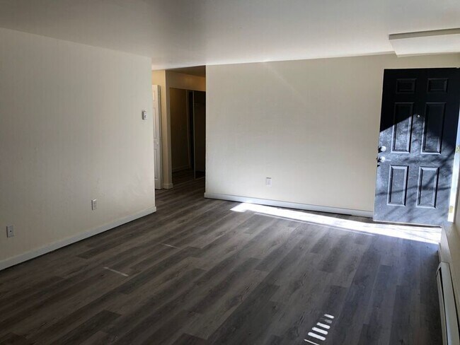 2839 Thorndyke Ave W in Seattle, WA - Building Photo - Building Photo