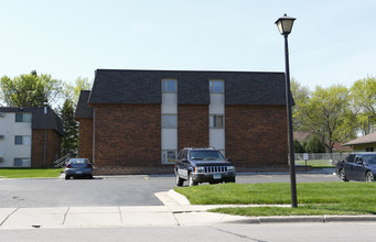 Commerce Apartments in North Mankato, MN - Building Photo - Building Photo