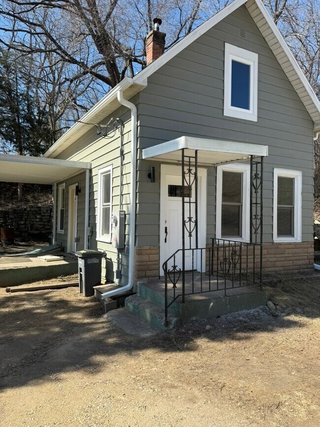 property at 2696 Roosevelt St