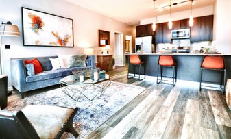 449 W Huron St in Chicago, IL - Building Photo