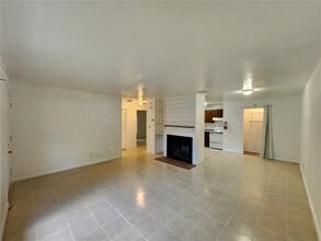 6136 NW 26th St in Gainesville, FL - Building Photo - Building Photo