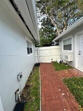 421 NE 11th St in Fort Lauderdale, FL - Building Photo - Building Photo