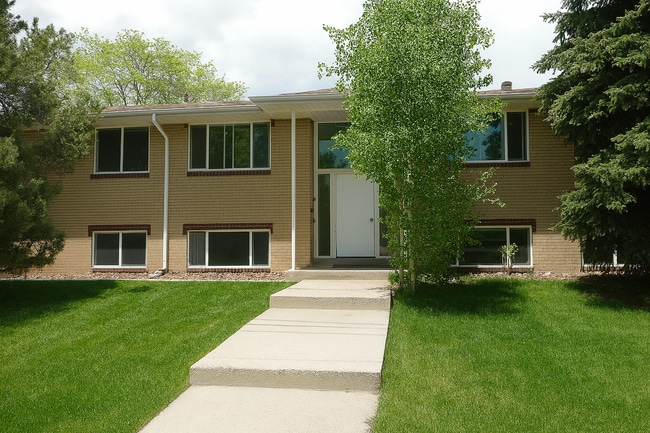 property at 715.5 Illinois St