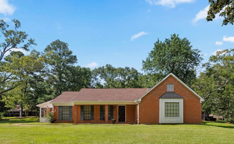 332 Kiowa Dr in Madison, MS - Foto de edificio