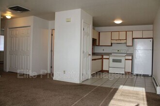 208 E Palmer Lake Dr in Pueblo West, CO - Building Photo - Building Photo