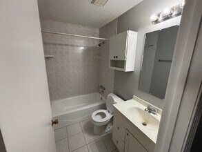 807 Miriam Ave in High Point, NC - Building Photo - Building Photo