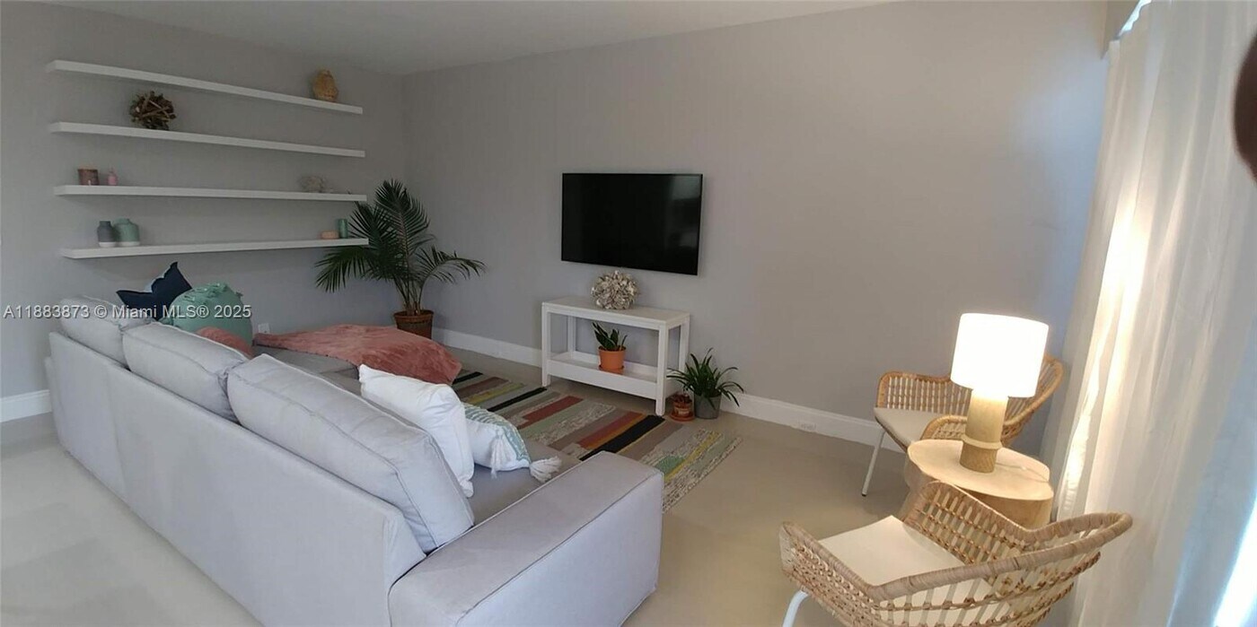 1401 SW 134th Way in Pembroke Pines, FL - Foto de edificio