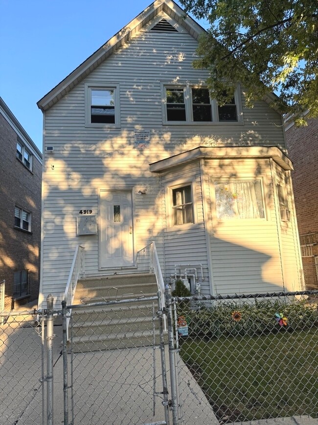 property at 4919 N Kedvale Ave