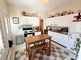 60 1/2 Sacramento St in Cambridge, MA - Building Photo