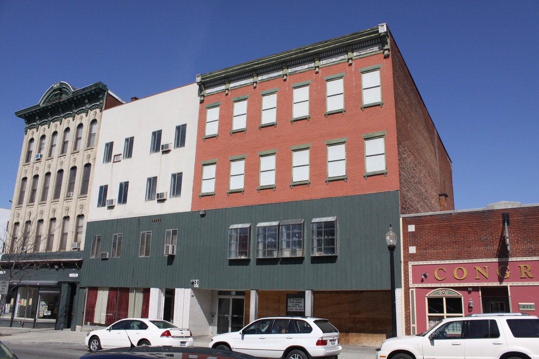 403 Main St in Poughkeepsie, NY - Building Photo