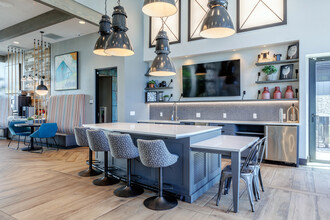 Clear Creek Crossing in Wheat Ridge, CO - Foto de edificio - Interior Photo