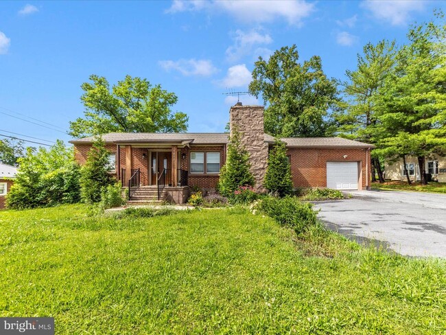 15410 National Pike in Hagerstown, MD - Foto de edificio - Building Photo