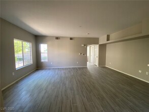 1401 Michael Way in Las Vegas, NV - Building Photo - Building Photo