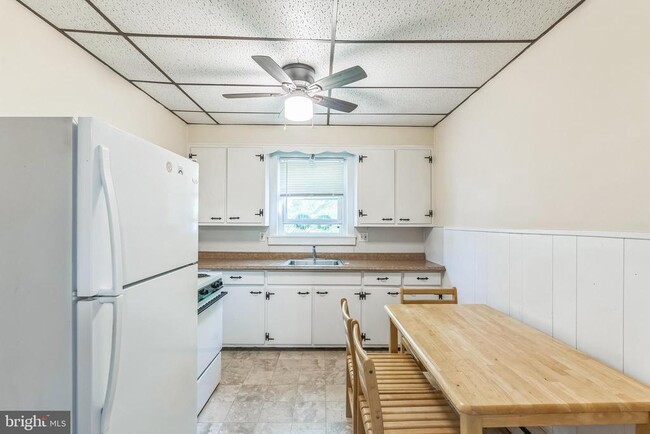 property at 1127 Queen St