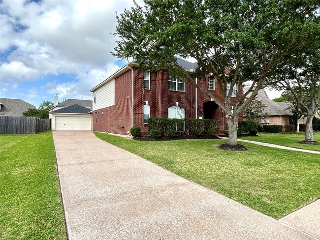 2516 Brittany Lakes Dr in League City, TX - Building Photo - Building Photo