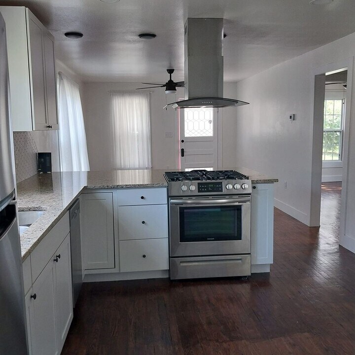 708 N Sowell St in Searcy, AR - Building Photo
