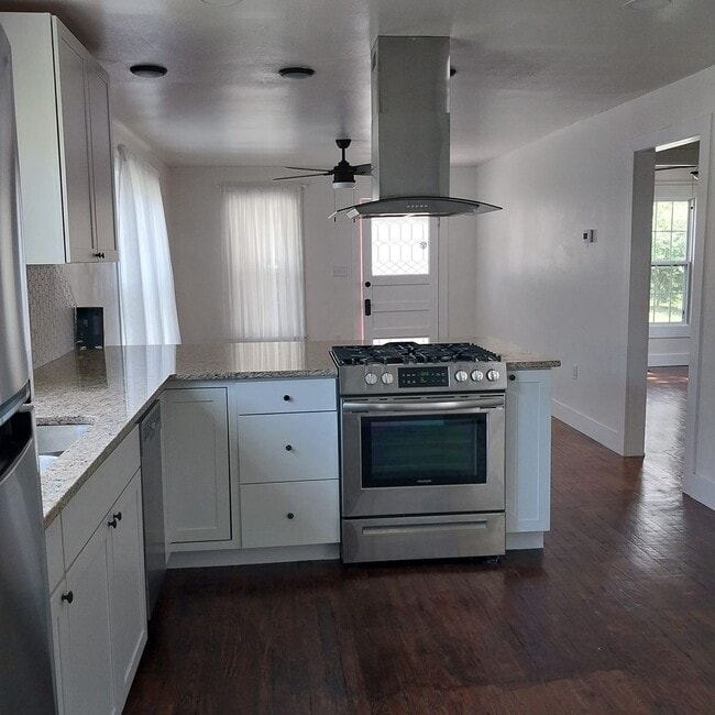 property at 708 N Sowell St