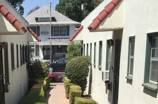 2628-2632 Halldale Ave in Los Angeles, CA - Building Photo