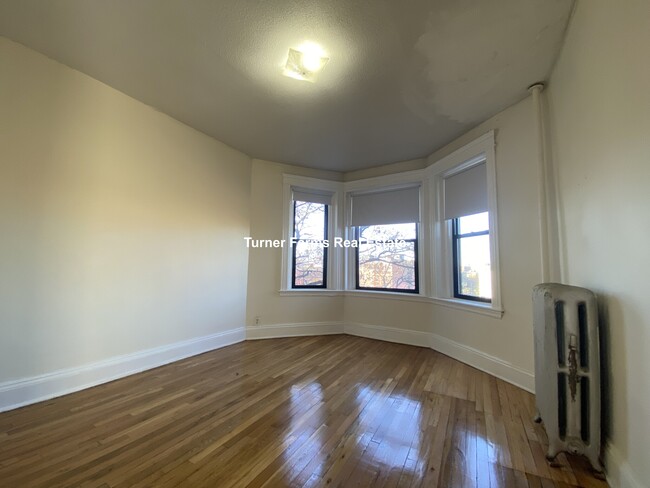 1148 Commonwealth Ave, Unit 41 in Allston, MA - Building Photo - Building Photo