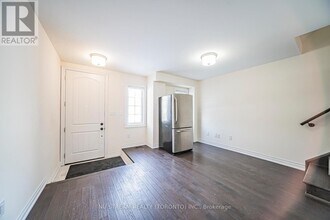 47 New Yorkton Ave in Markham, ON - Building Photo - Building Photo