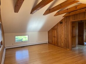 16 S Beach Rd, Unit Studio Apartment in Southampton, NY - Foto de edificio - Building Photo