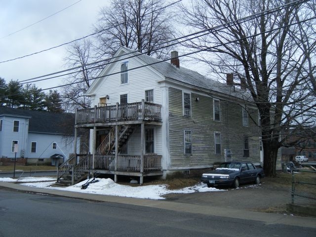 129 Church St in Keene, NH - Foto de edificio