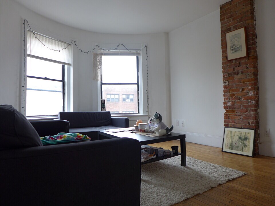 862 Huntington Ave in Boston, MA - Building Photo