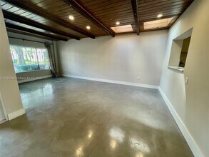 9007 SW 62nd Terrace in Miami, FL - Building Photo - Building Photo