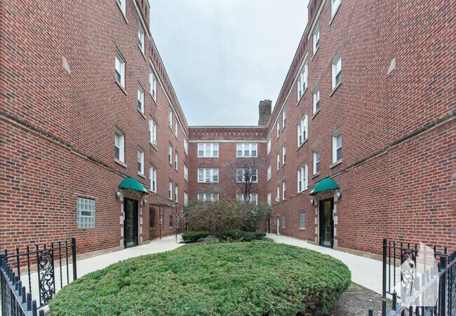 1830 W Lawrence Ave, Unit # 02B in Chicago, IL - Building Photo - Building Photo